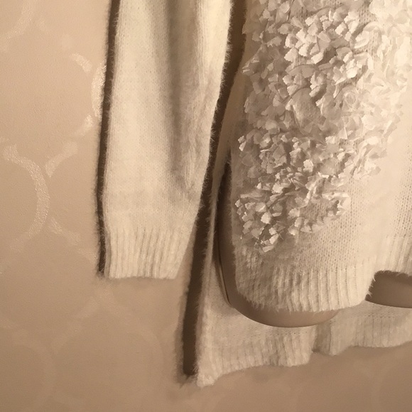 SIMPLY COUTURE FLORAL SWEATER - Picture 6 of 8